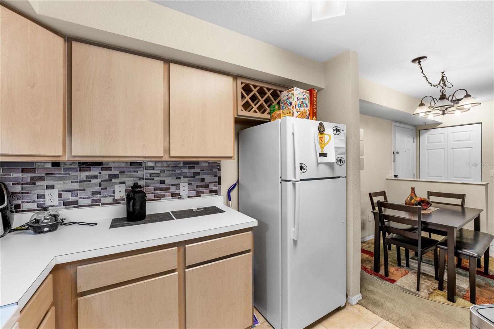 Image 4 of 22 For 829 Camargo Way 211