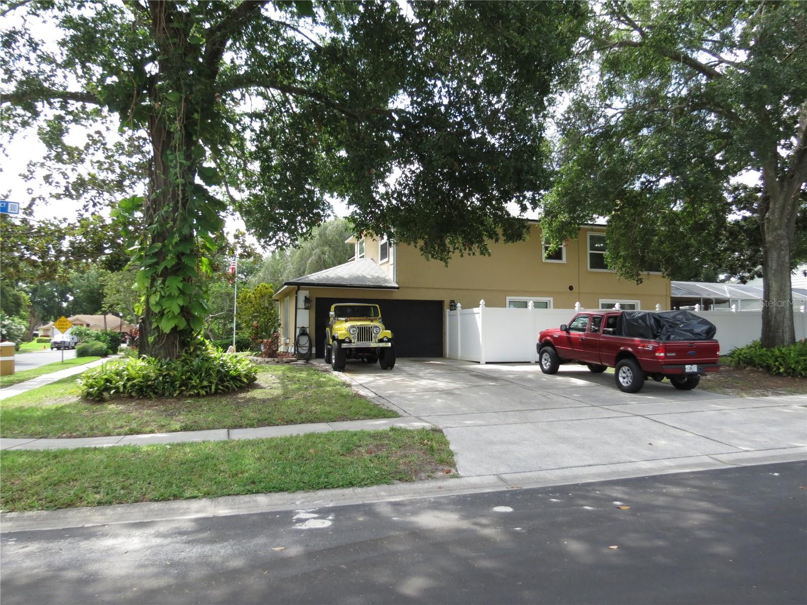Image 4 of 50 For 1420 Center Street
