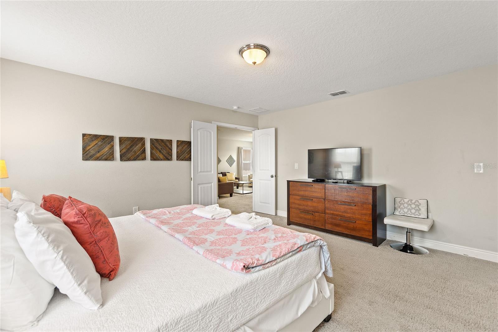 Image 30 of 52 For 5368 Oakbourne Avenue