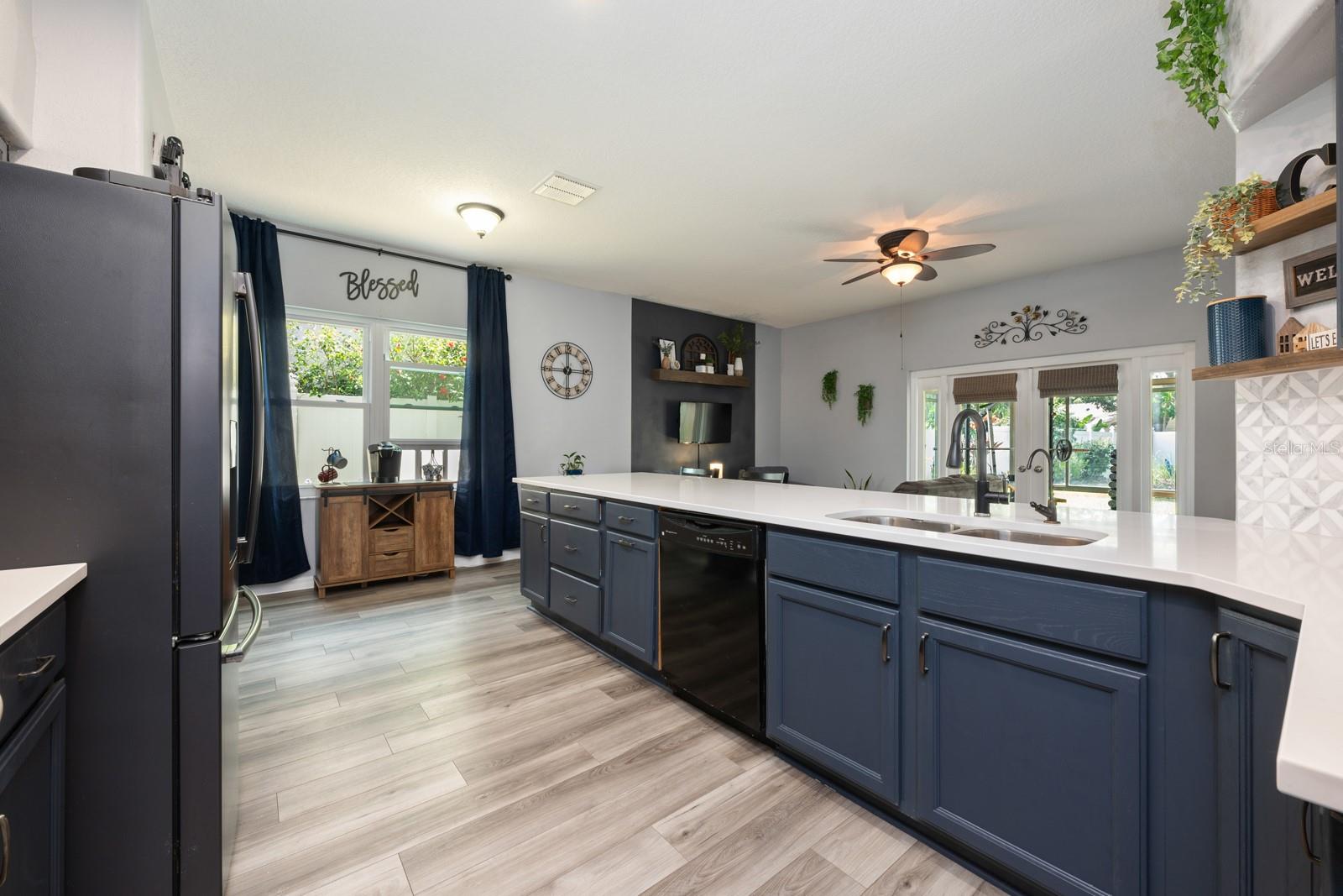 Image 10 of 28 For 415 Eastbridge Drive