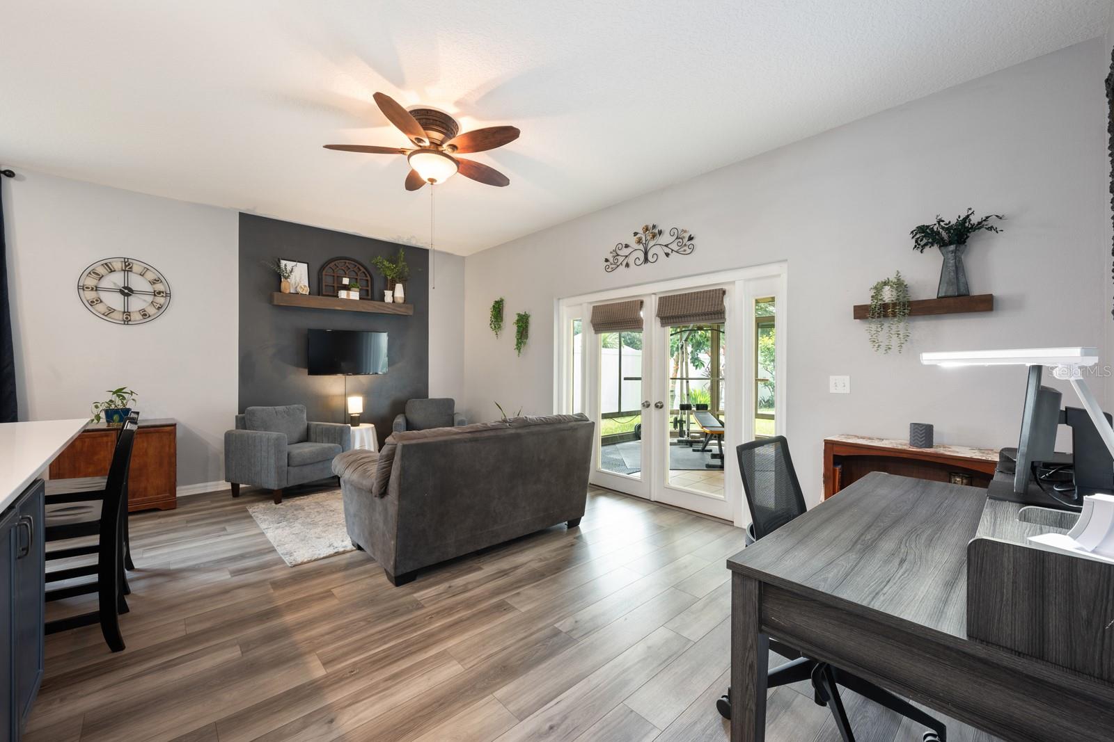 Image 6 of 28 For 415 Eastbridge Drive