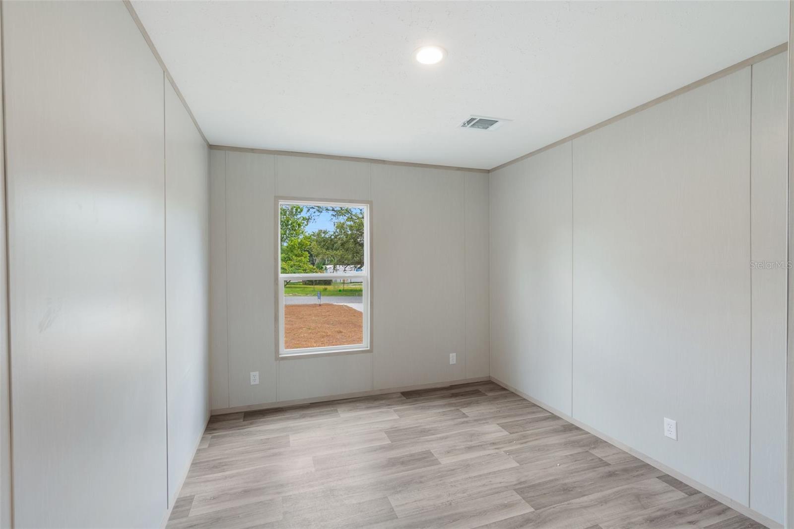 Image 15 of 19 For 4720 Oak Street