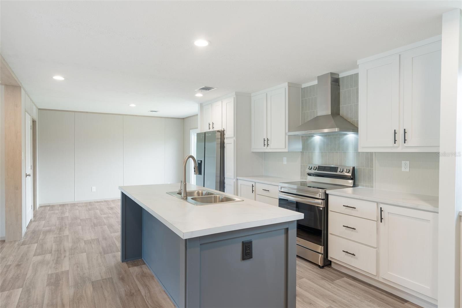 Image 3 of 19 For 4720 Oak Street