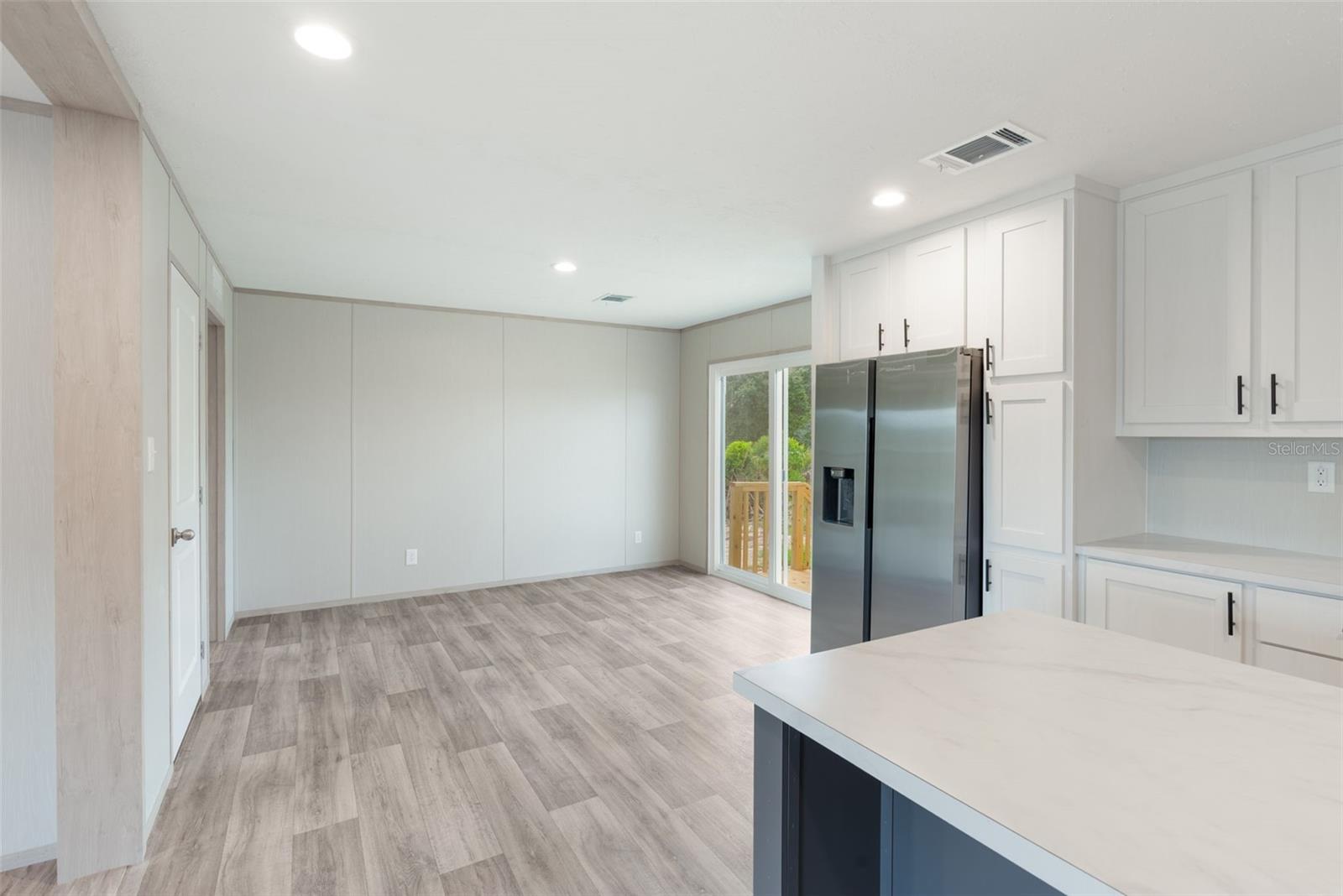 Image 4 of 19 For 4720 Oak Street