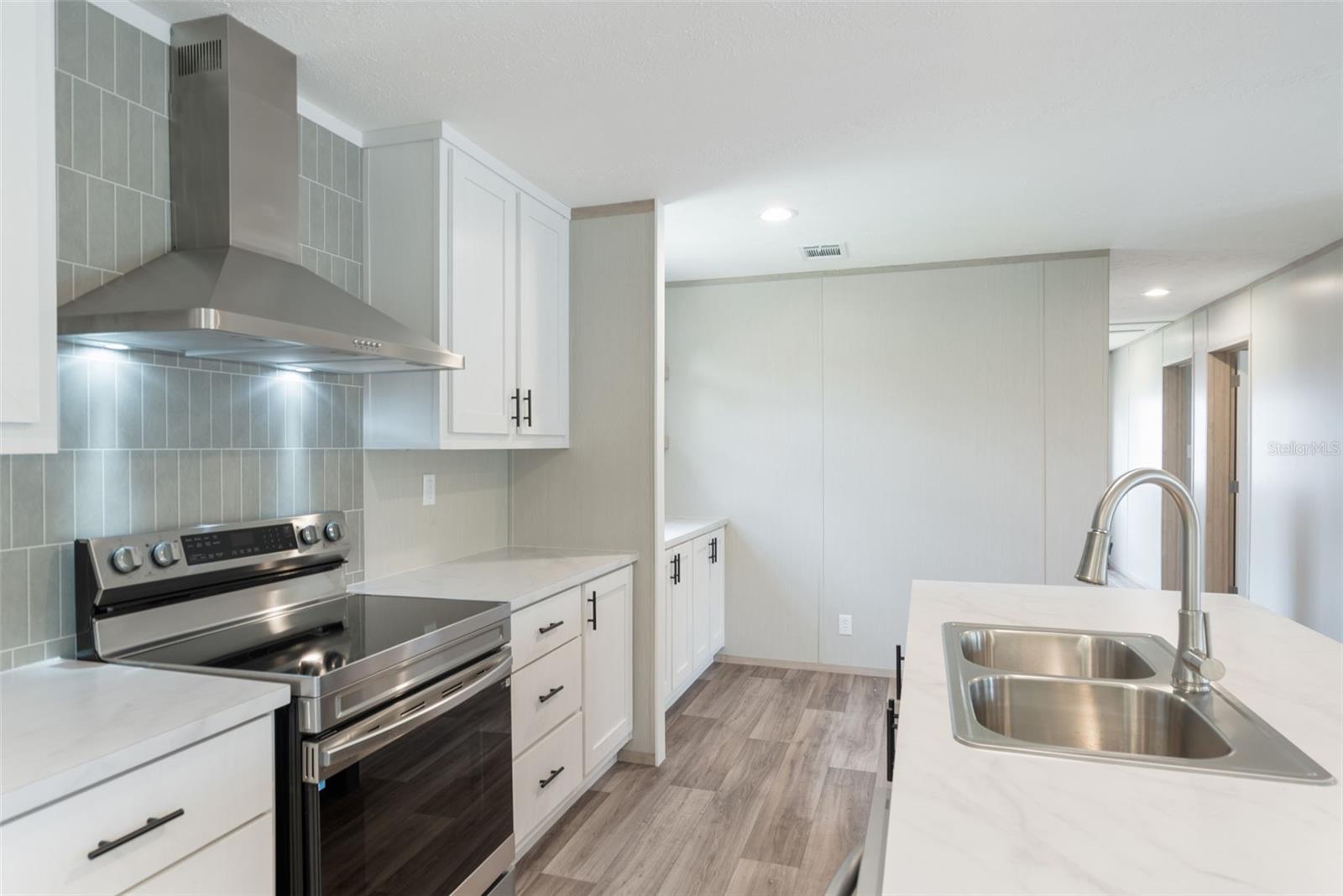 Image 9 of 19 For 4720 Oak Street
