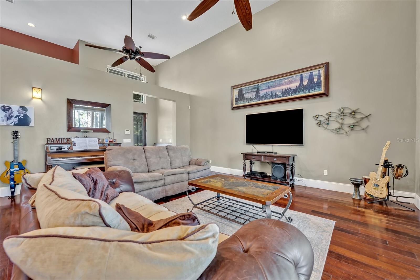Image 6 of 31 For 419 Whitcomb Drive