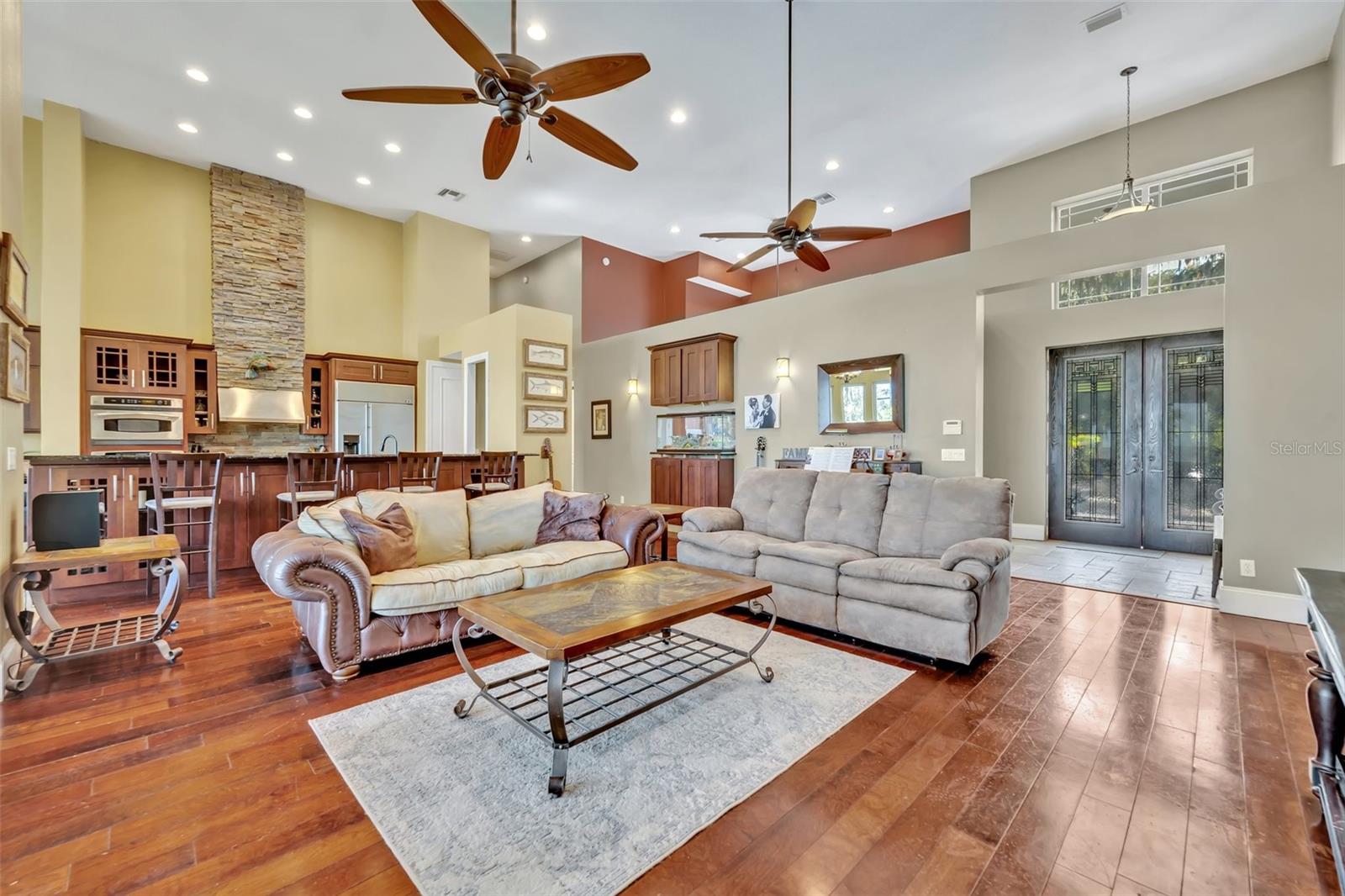 Image 7 of 31 For 419 Whitcomb Drive