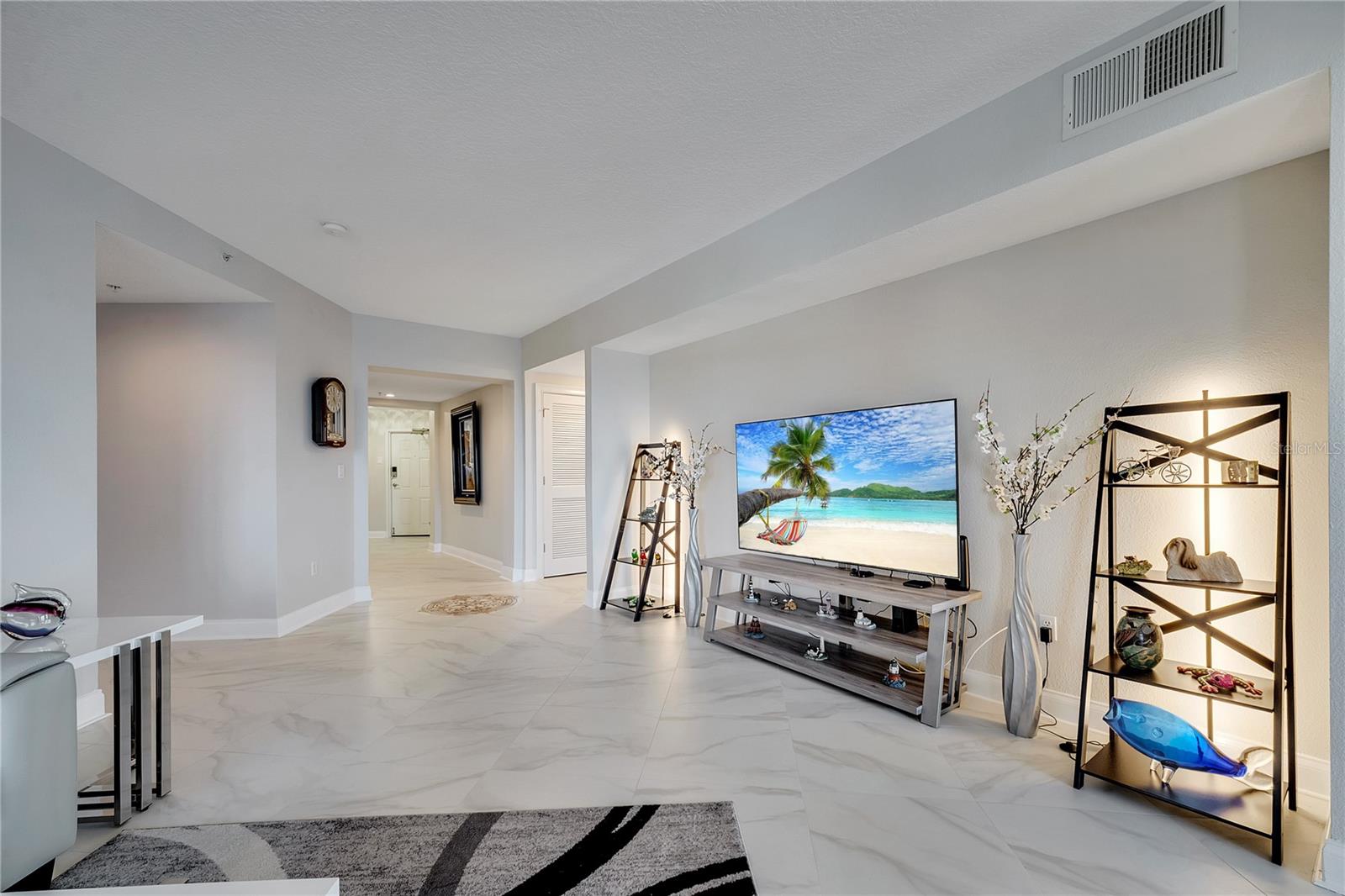 Image 11 of 34 For 225 Seminole Boulevard 409