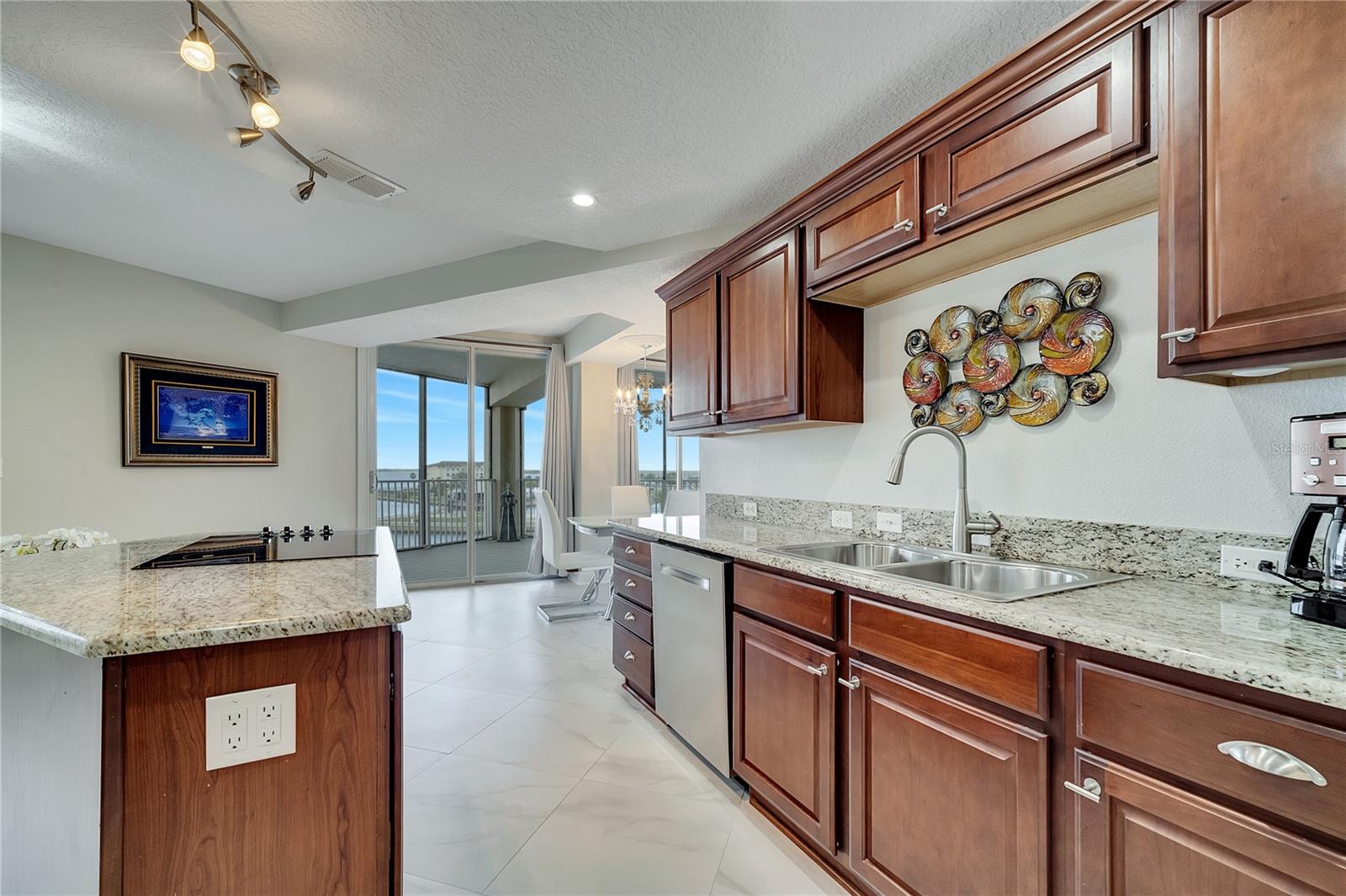 Image 17 of 34 For 225 Seminole Boulevard 409