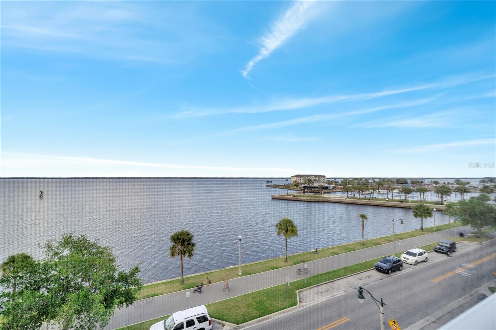 Image 3 of 34 For 225 Seminole Boulevard 409