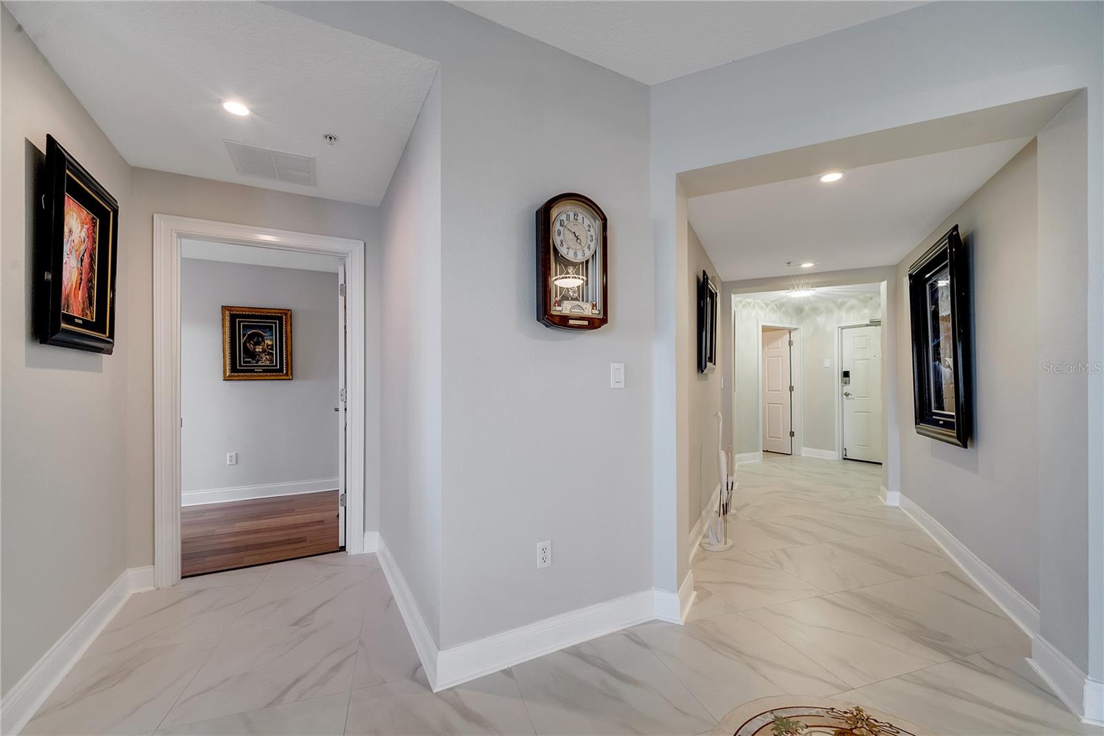 Image 8 of 34 For 225 Seminole Boulevard 409
