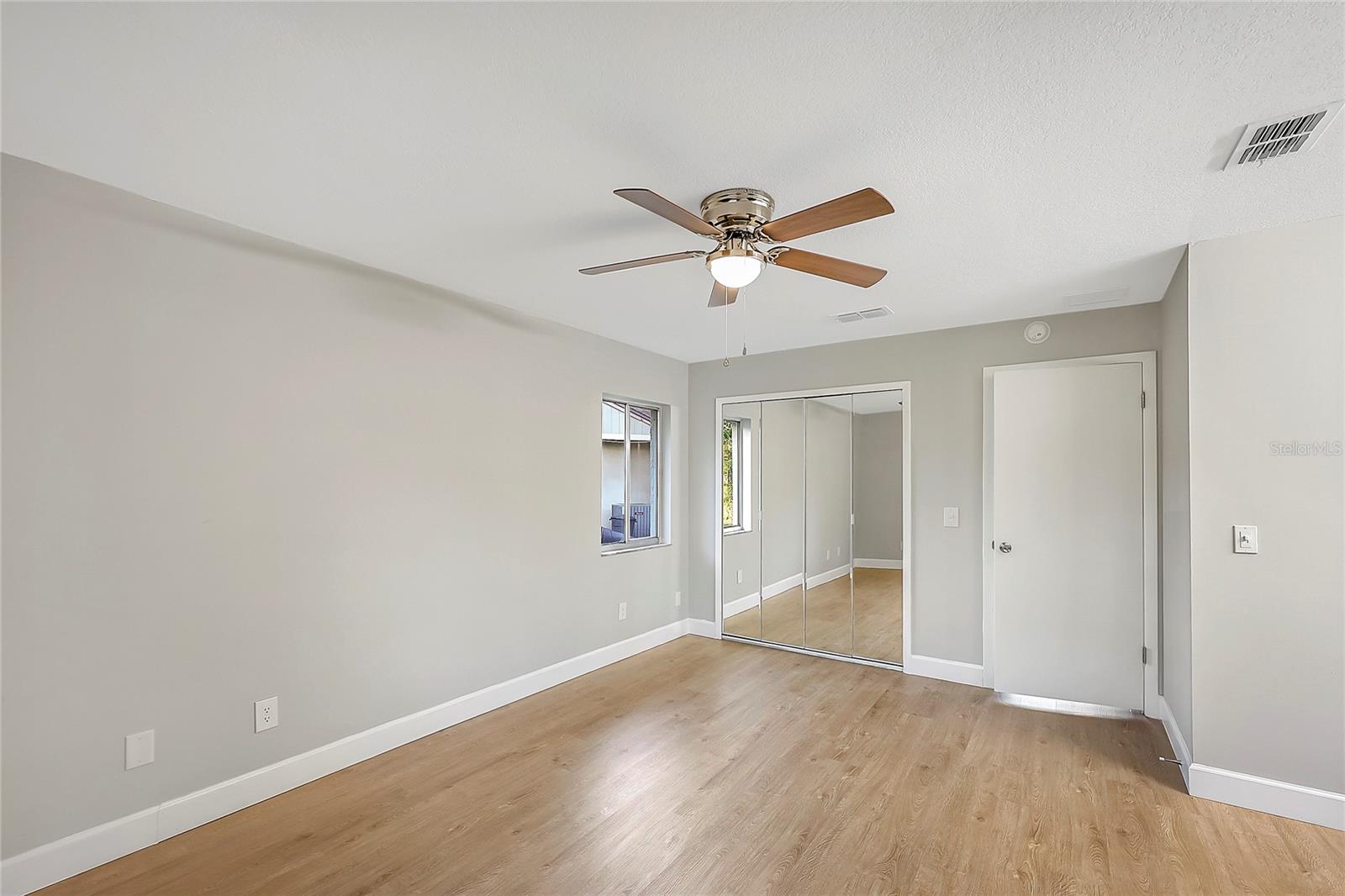 Image 12 of 27 For 520 Eagle Circle