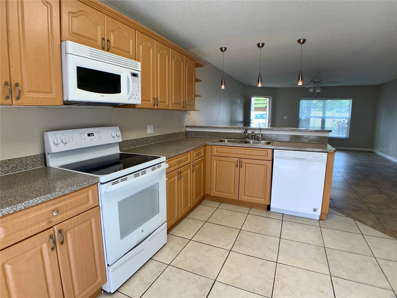 Image 10 of 23 For 3651 Goldenrod Road B - 109