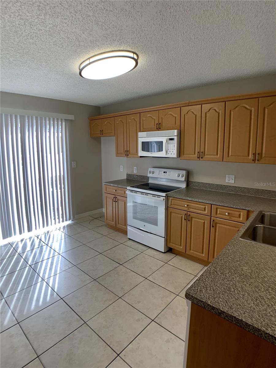 Image 8 of 23 For 3651 Goldenrod Road B - 109
