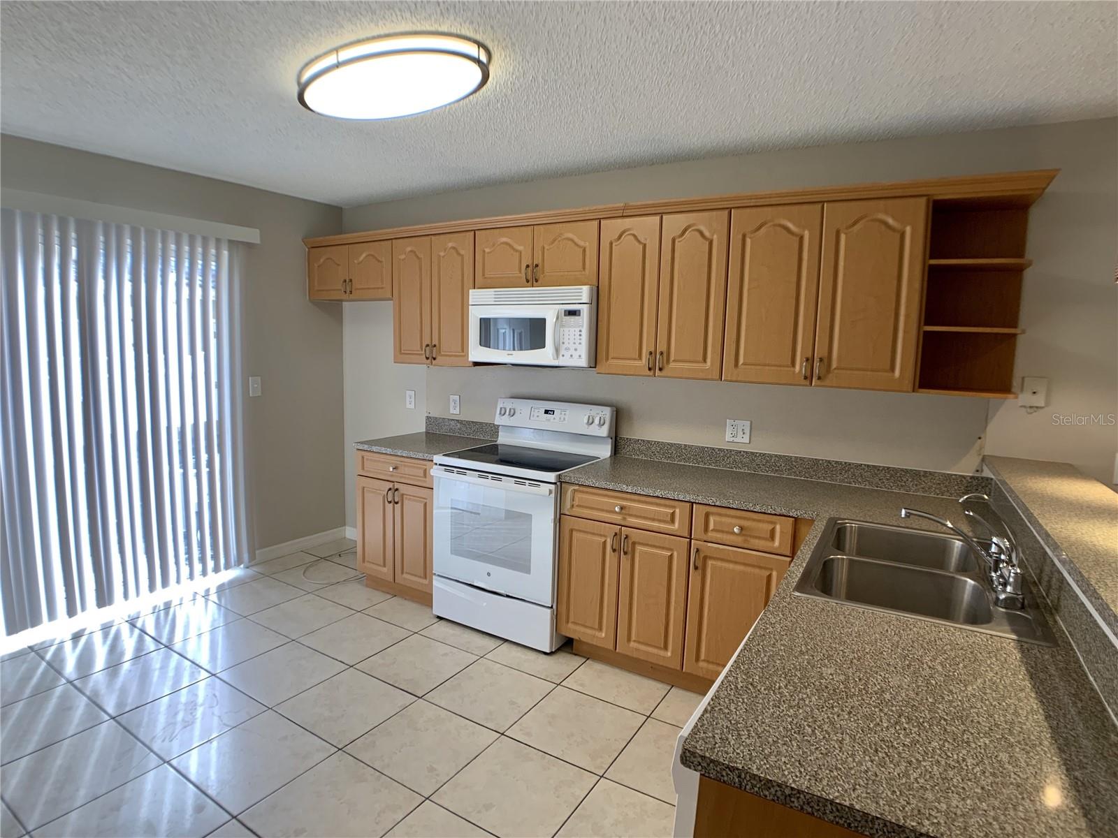 Image 9 of 23 For 3651 Goldenrod Road B - 109