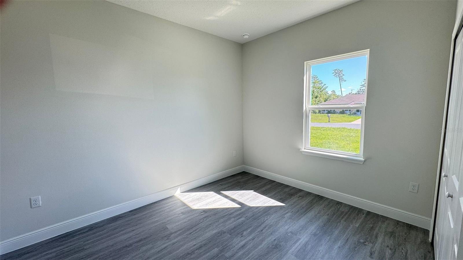 Image 6 of 27 For 16252 27th Terrace Road