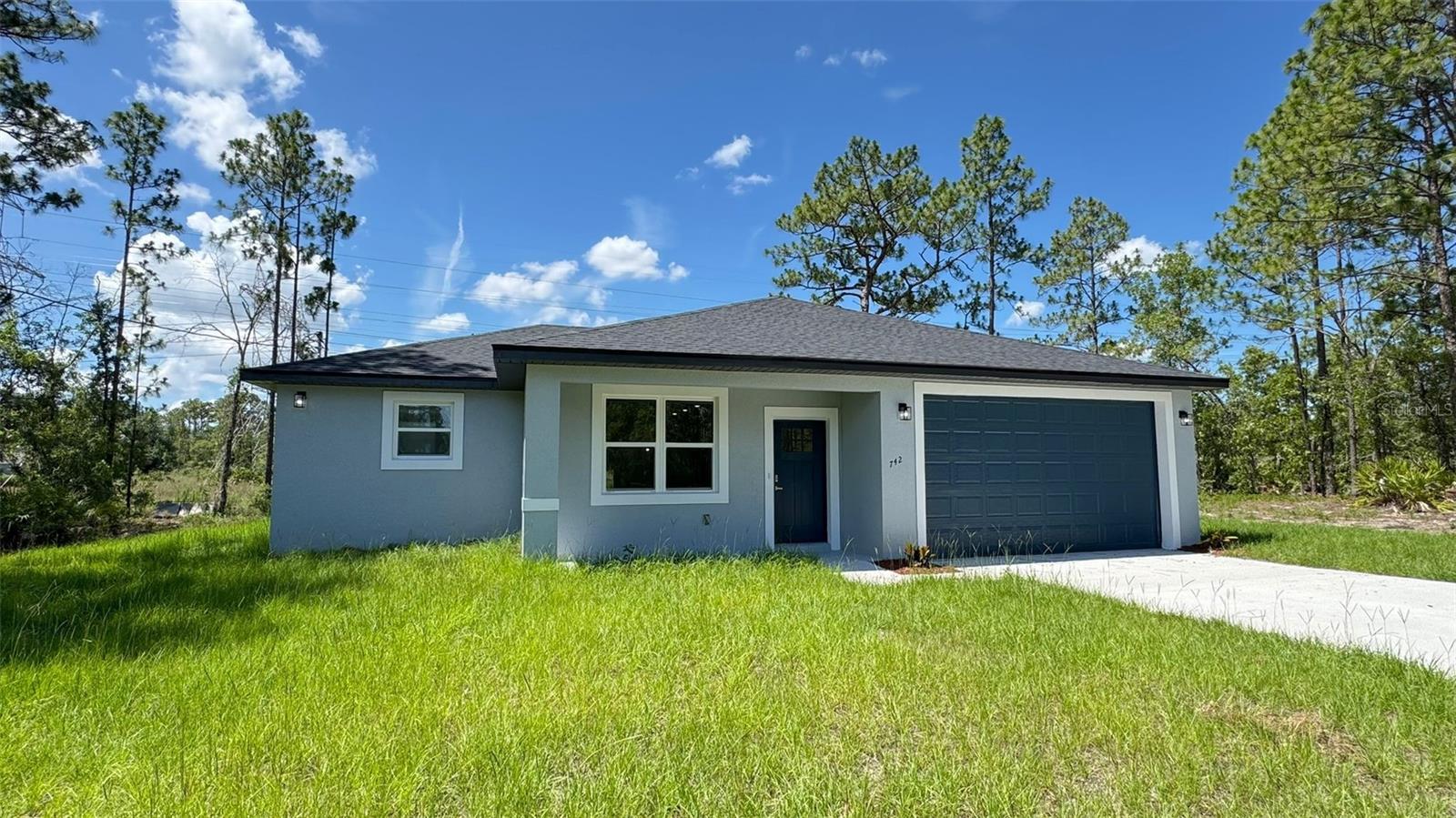 Listing photo id 0 for 742 Glenhaven Drive