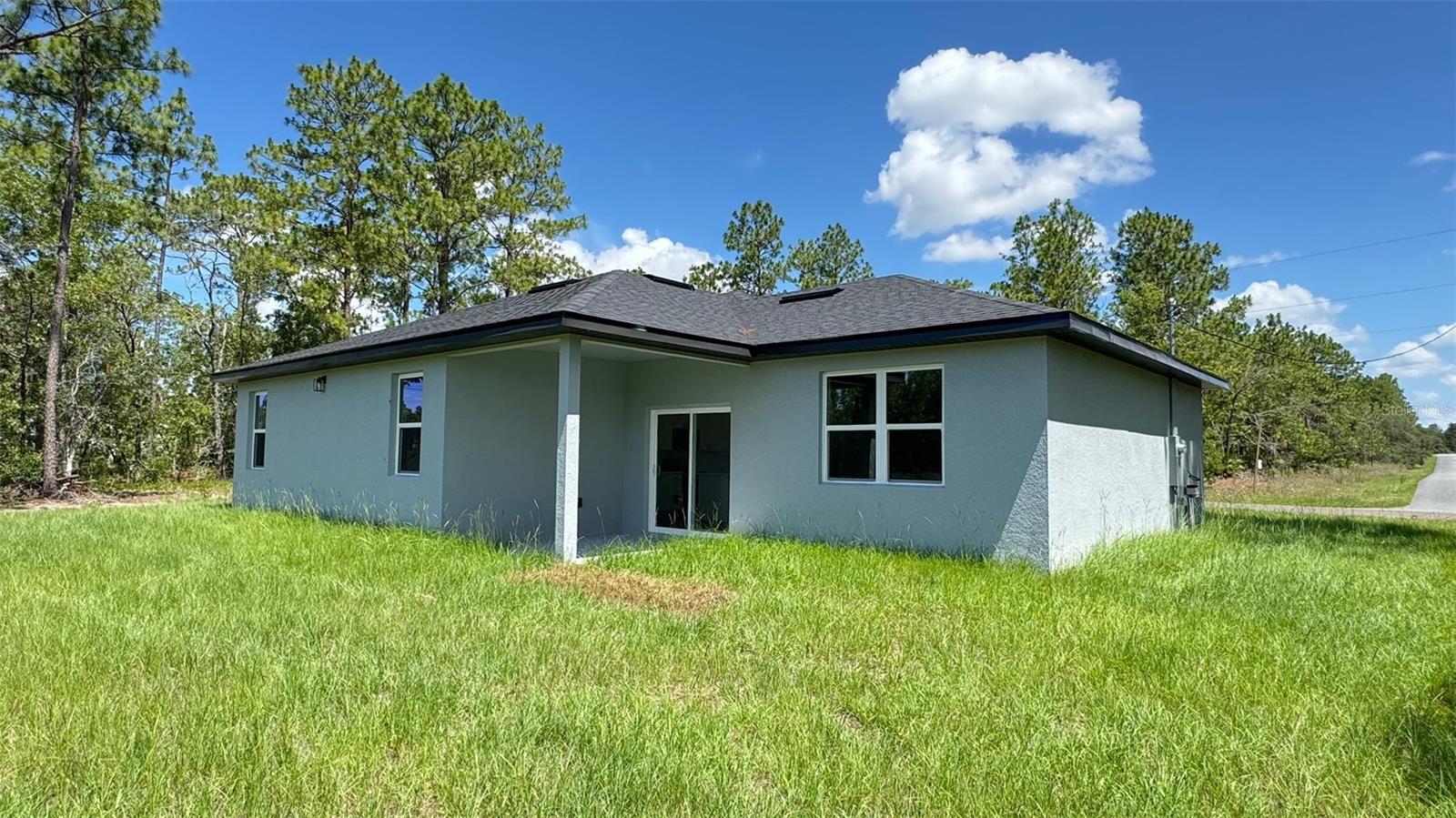 Listing photo id 22 for 742 Glenhaven Drive