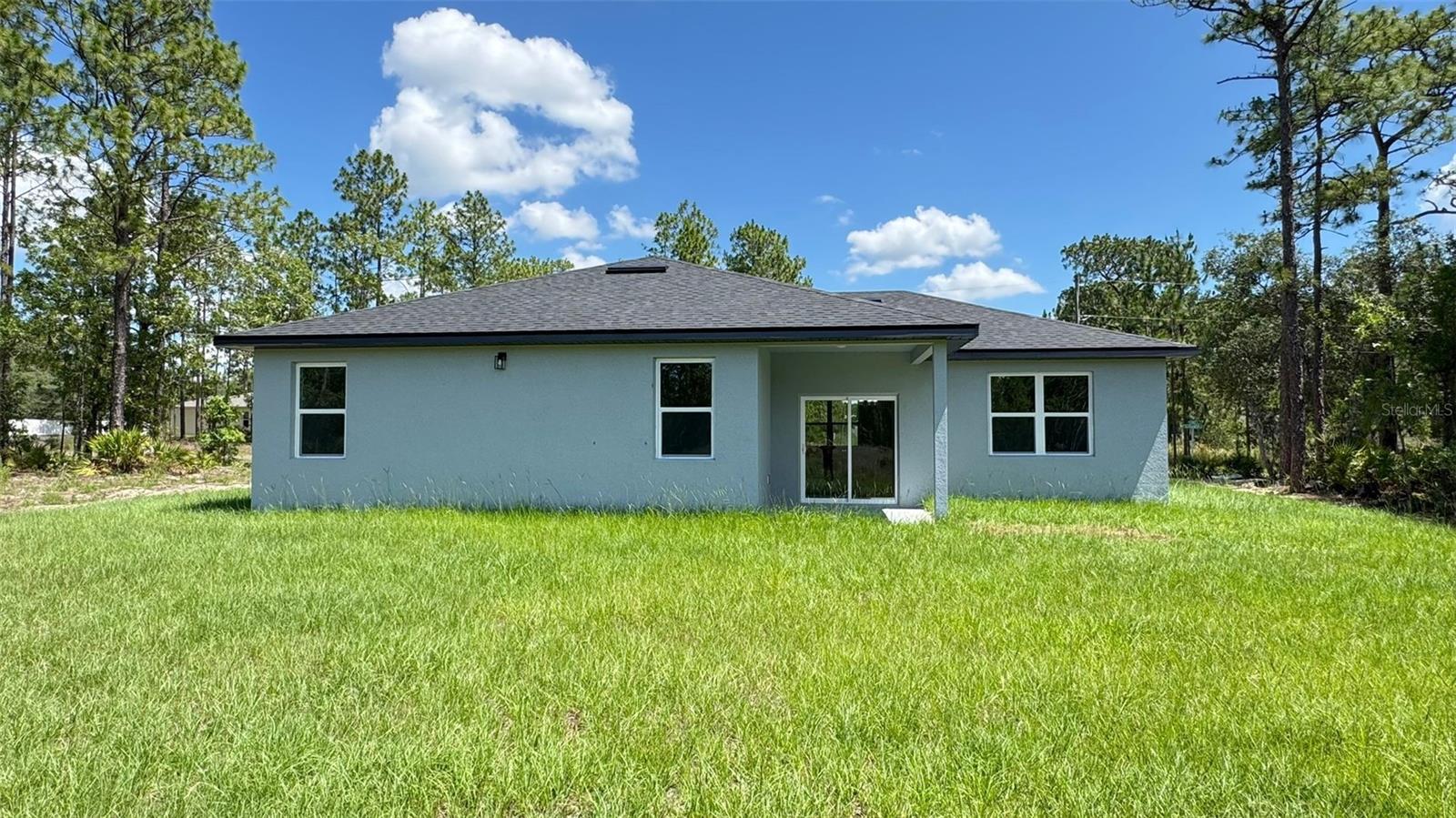 Listing photo id 23 for 742 Glenhaven Drive