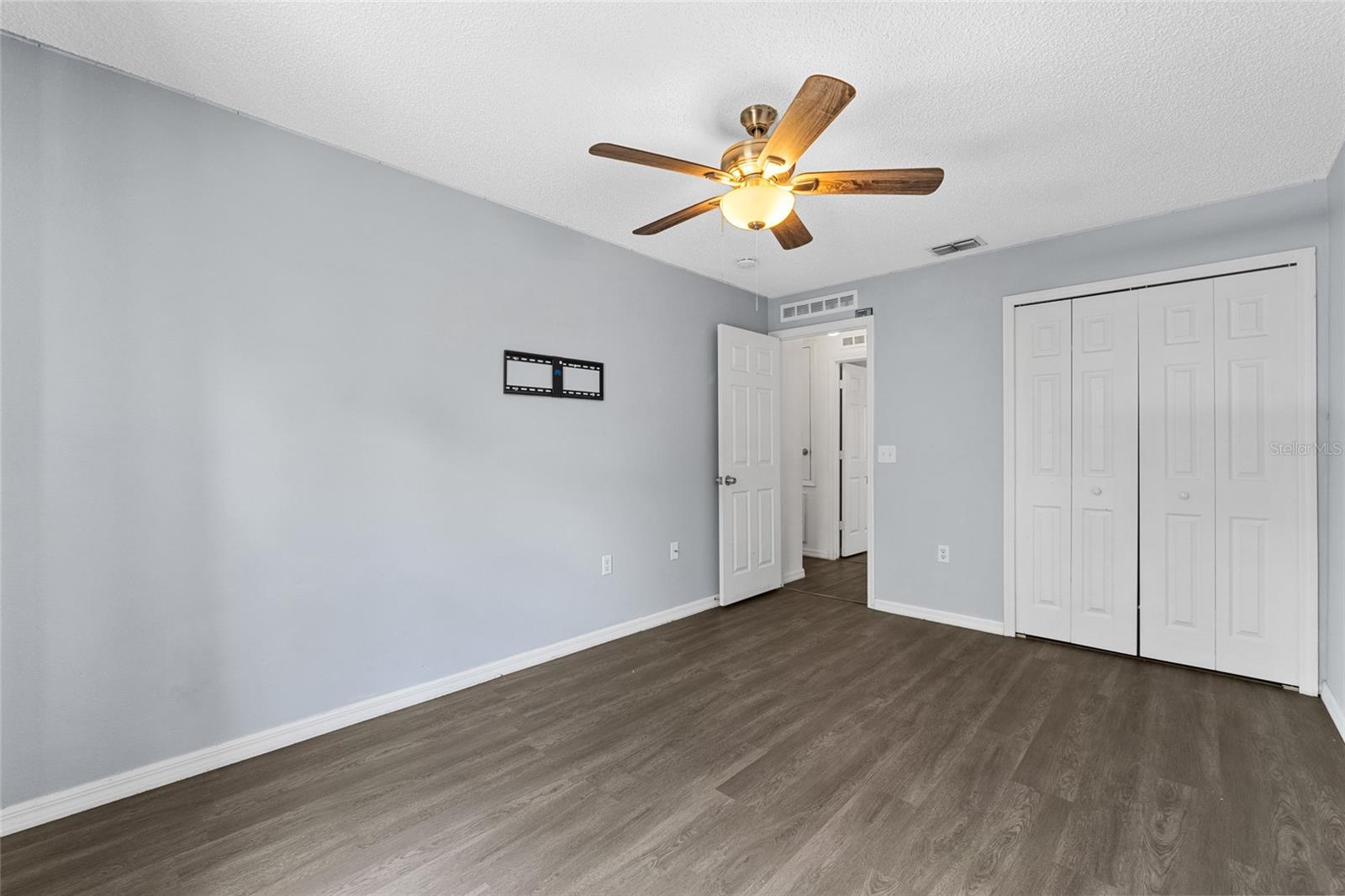 Image 22 of 46 For 1905 Emily Boulevard