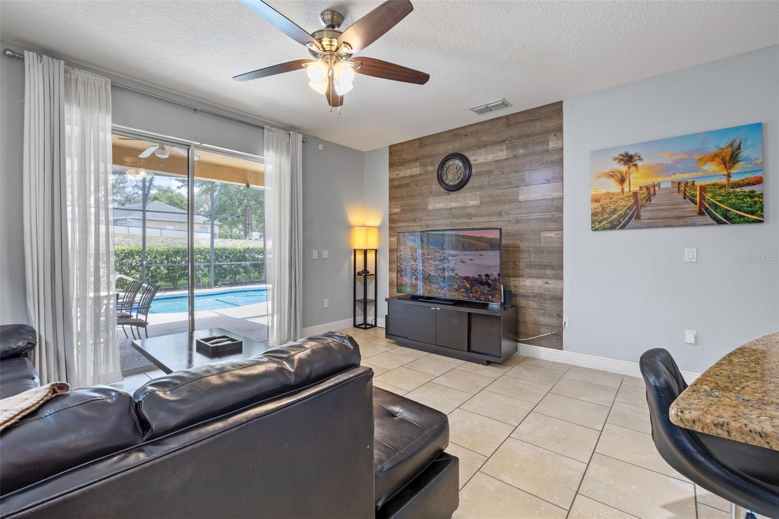 Image 11 of 92 For 5172 Oakbourne Avenue