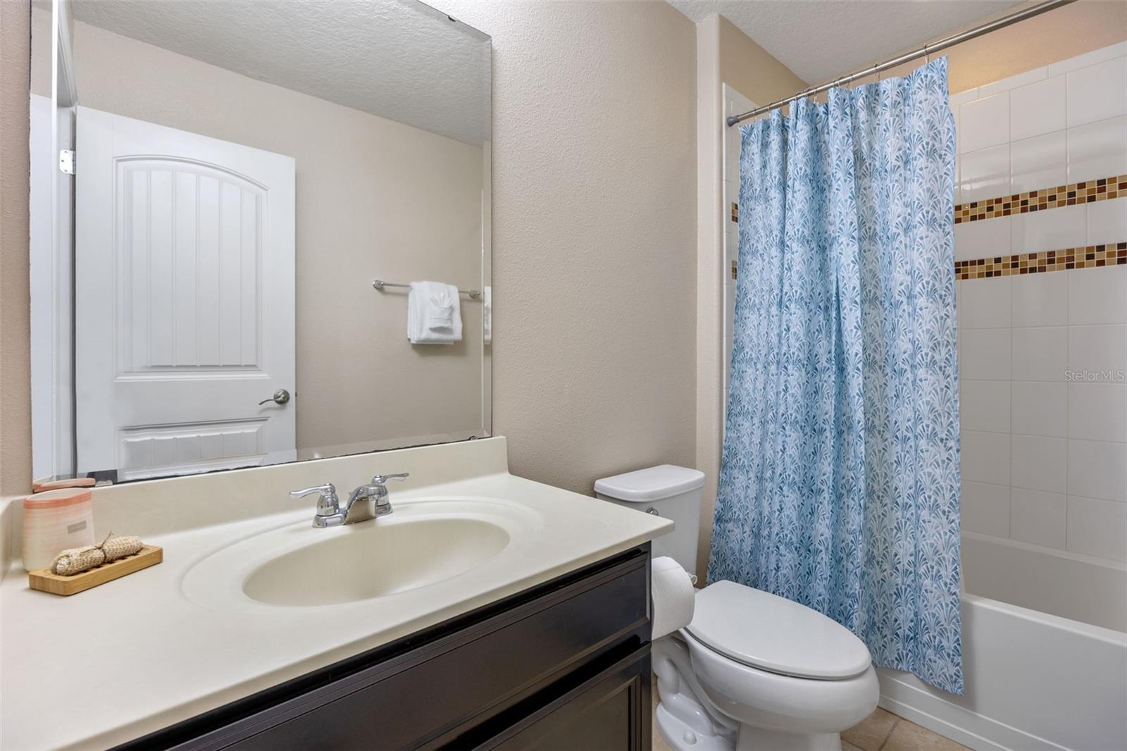 Image 40 of 92 For 5172 Oakbourne Avenue