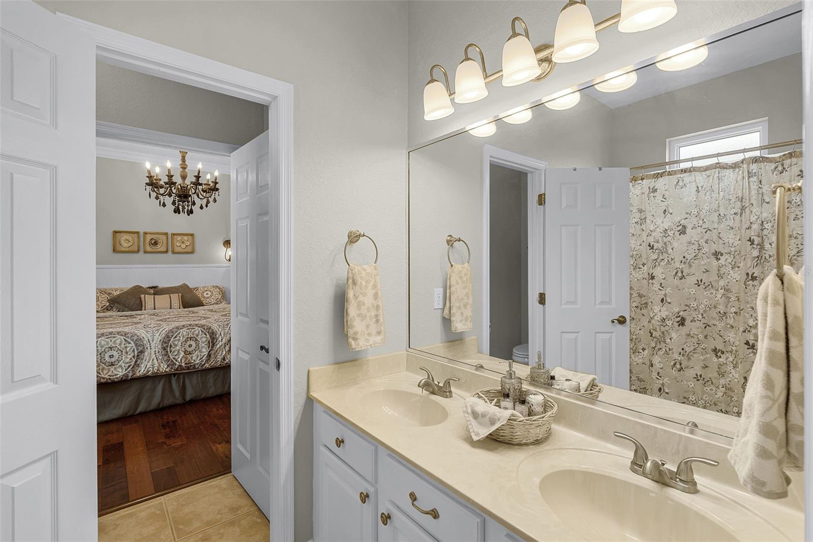 Image 17 of 34 For 5740 Aloma Woods Boulevard