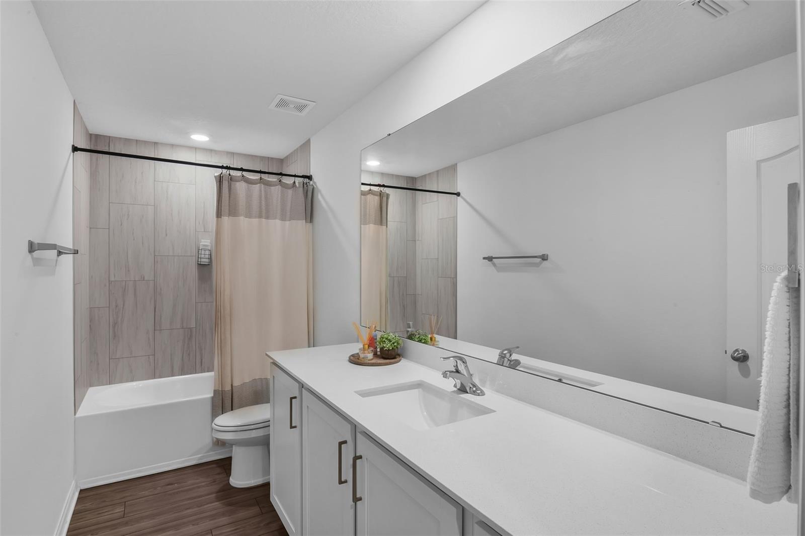 Image 25 of 43 For 12835 Del Lago Drive