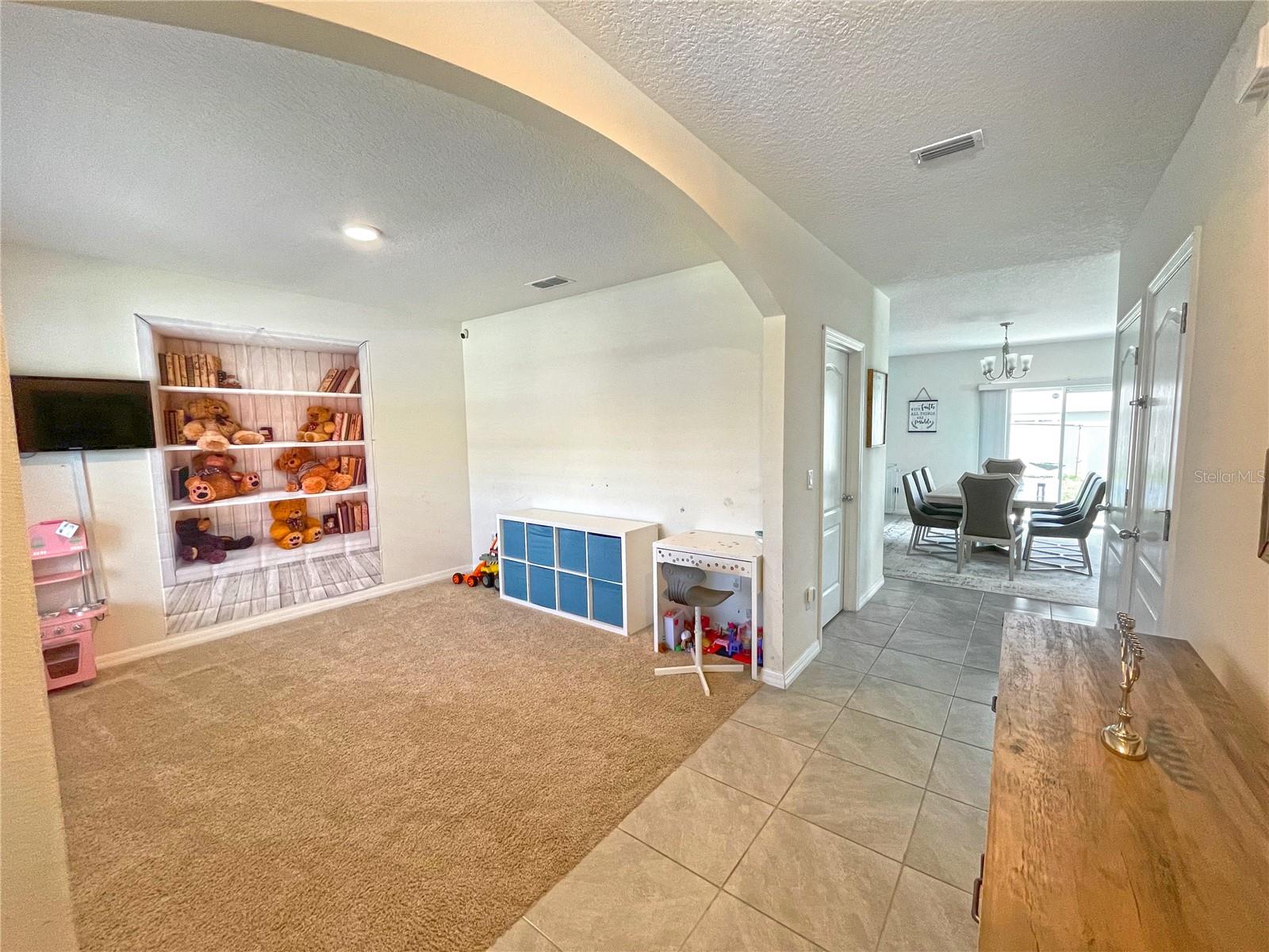 Image 4 of 25 For 9040 Alba Lane