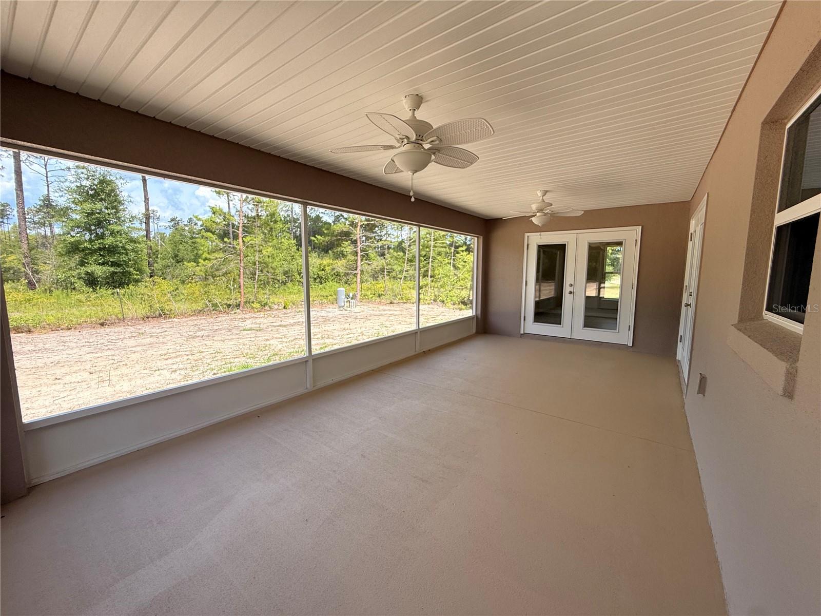 Listing photo id 9 for 14060 79th Terrace