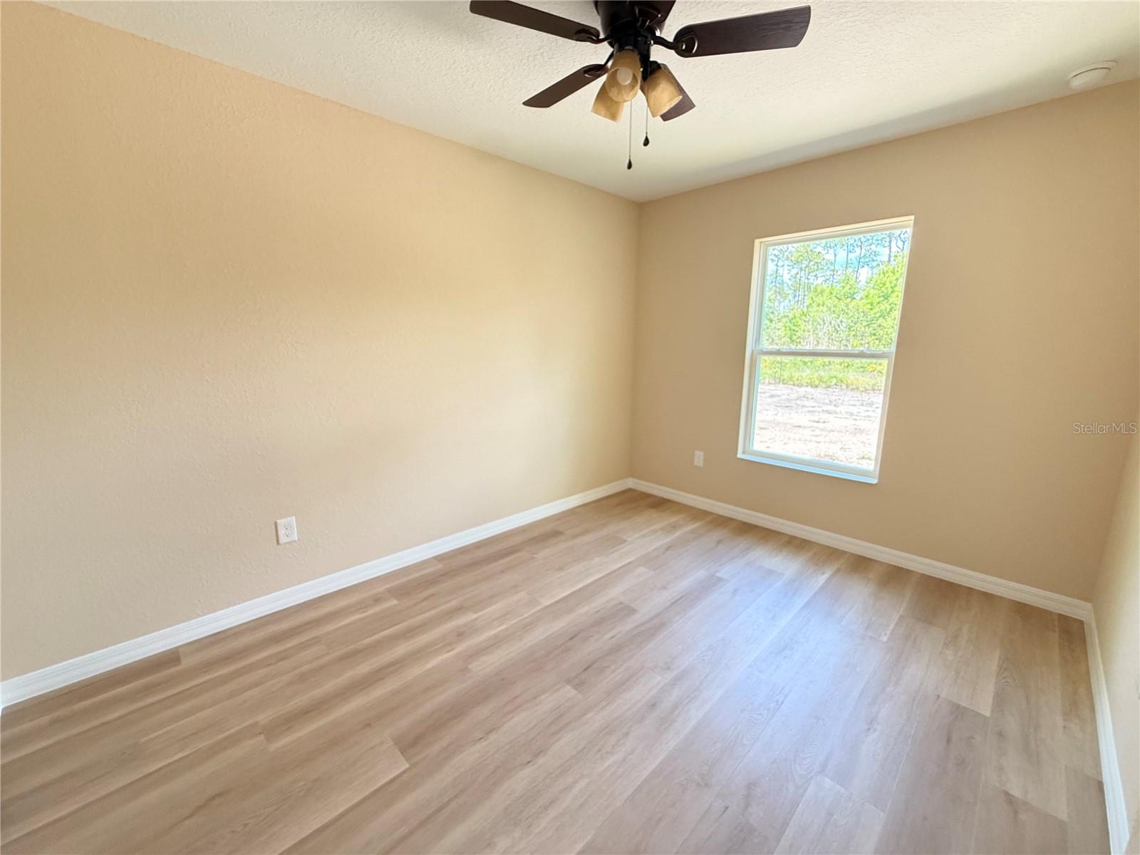 Listing photo id 12 for 14060 79th Terrace