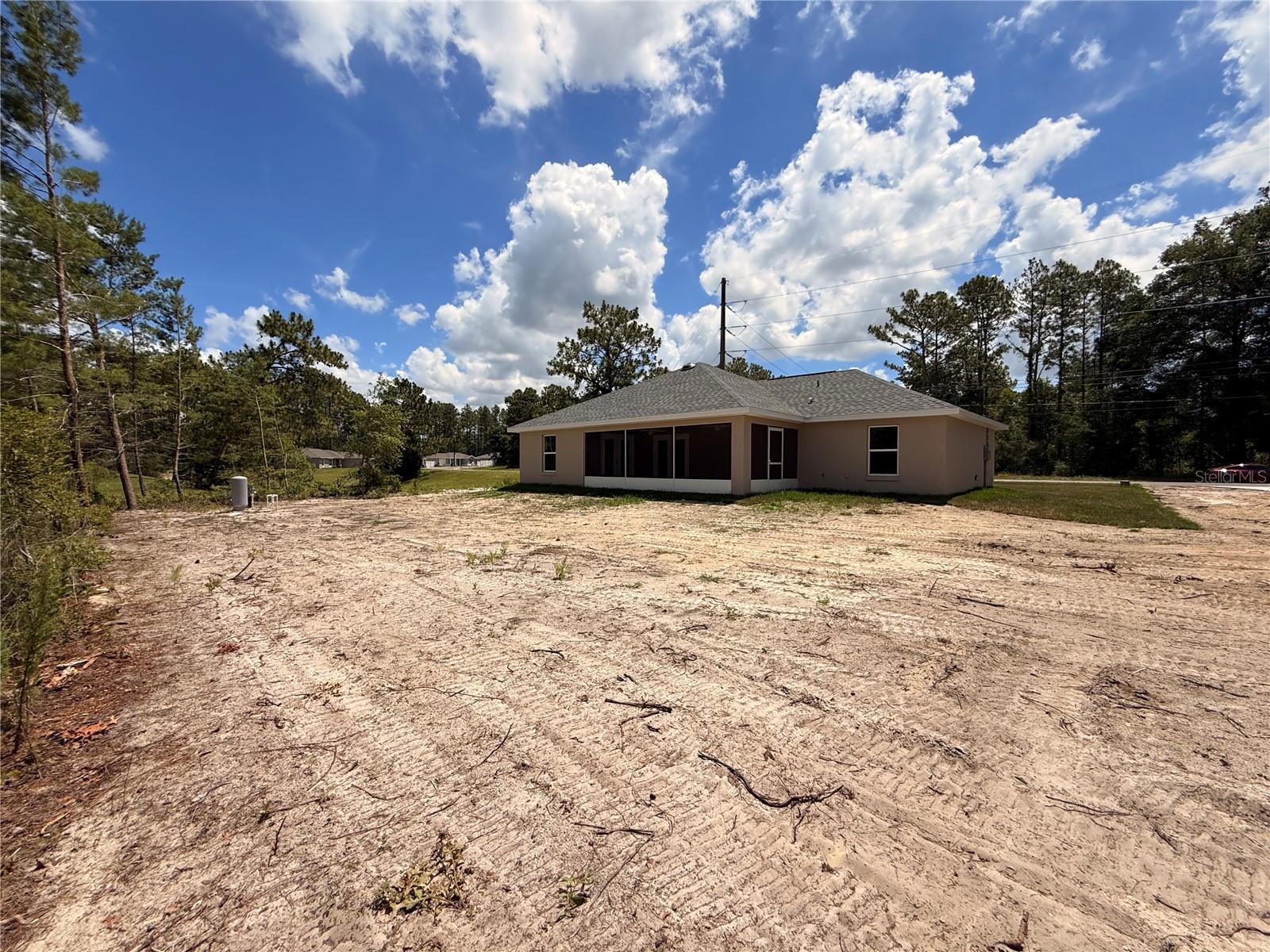 Listing photo id 15 for 14060 79th Terrace