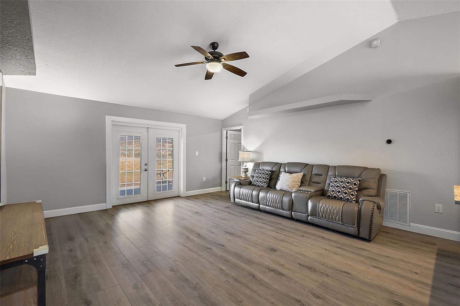 Image 14 of 33 For 12419 Eryn Court