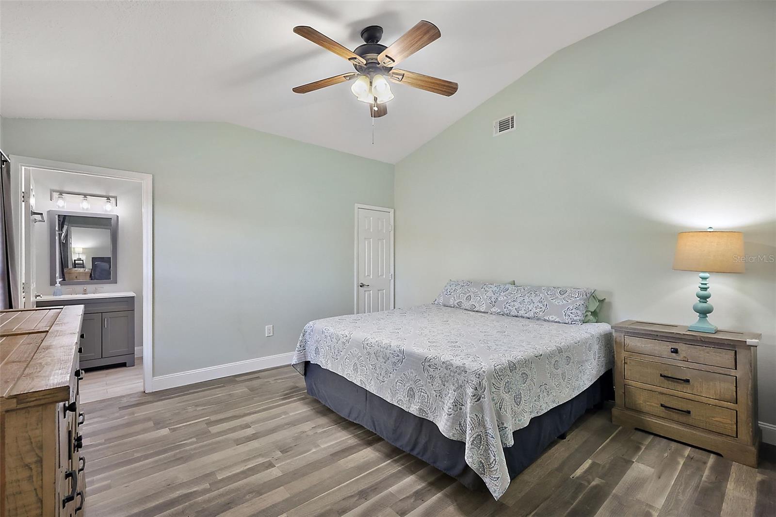 Image 17 of 33 For 12419 Eryn Court