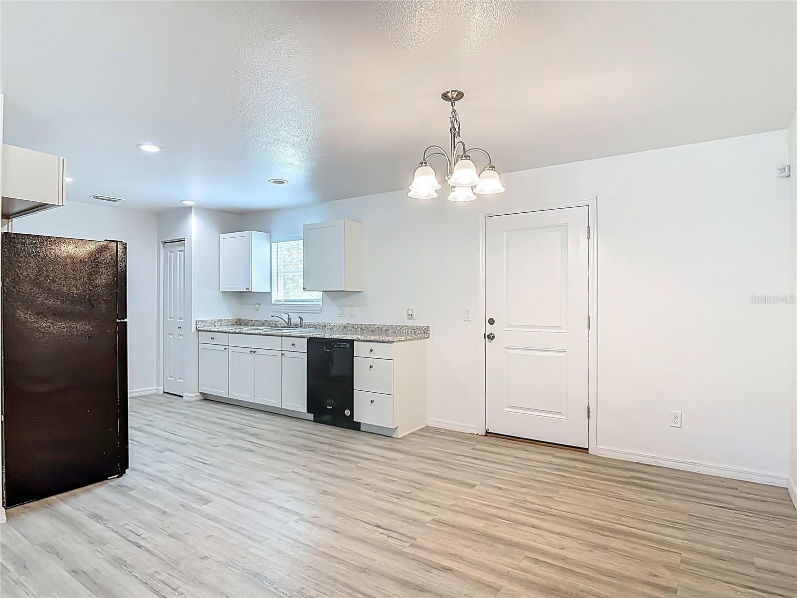 Image 10 of 41 For 1816 Alexander Avenue