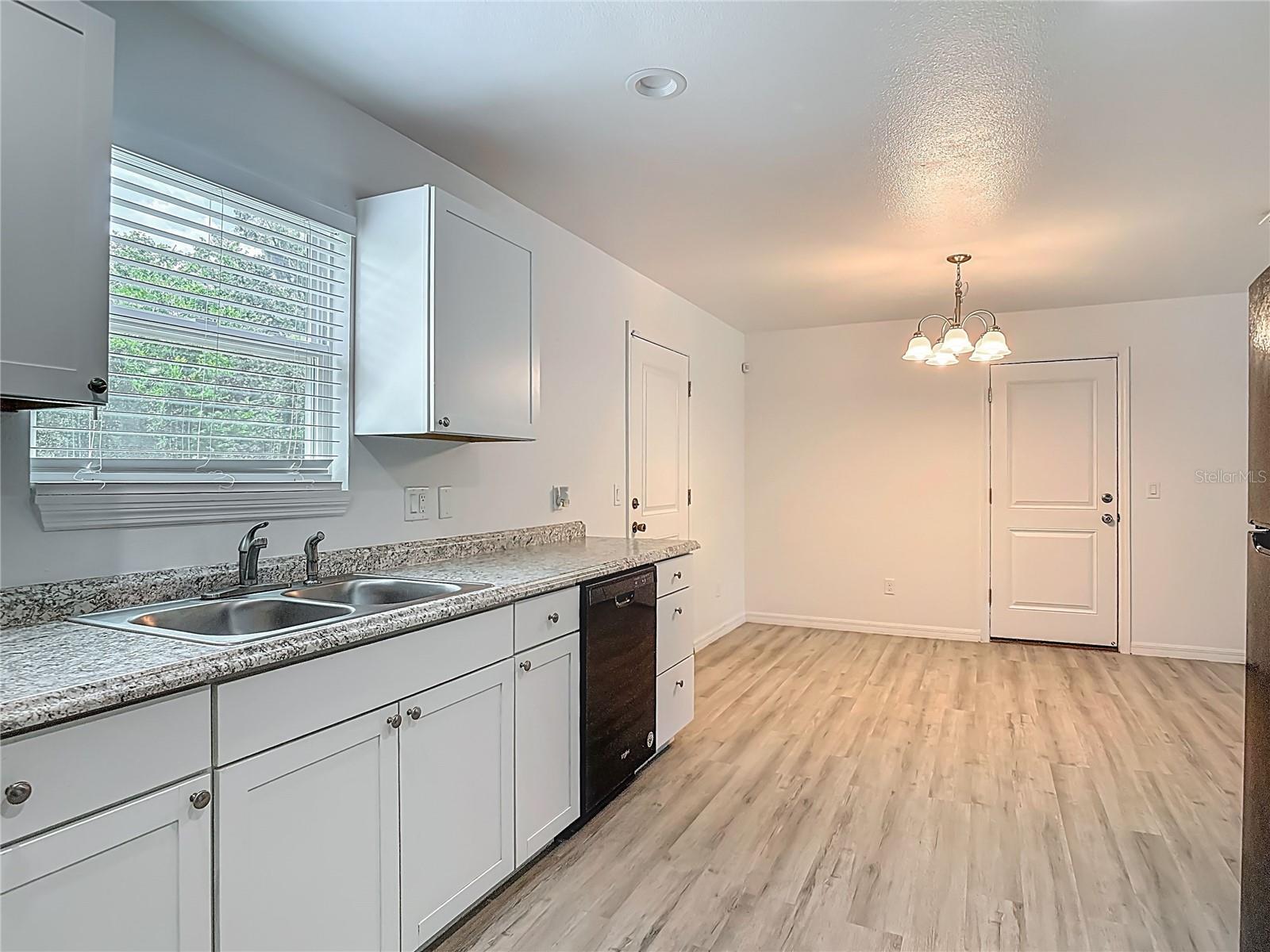 Image 17 of 41 For 1816 Alexander Avenue