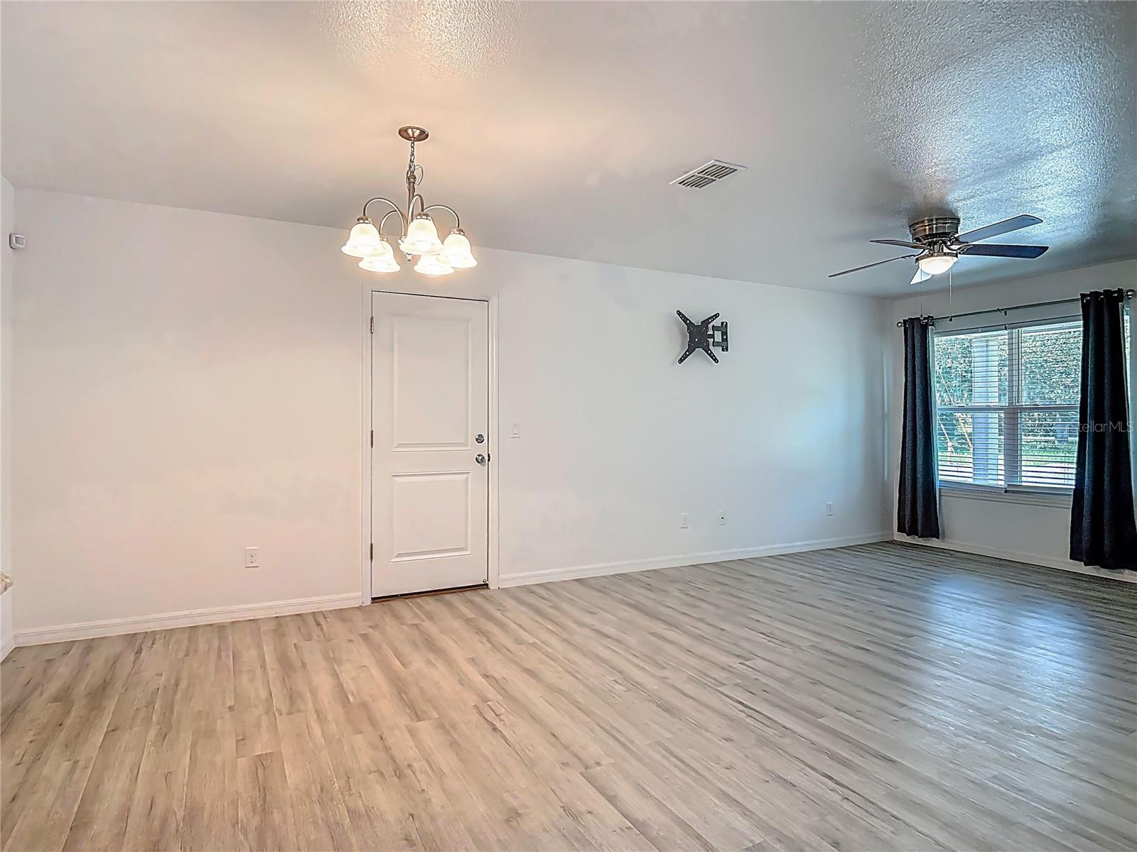 Image 7 of 41 For 1816 Alexander Avenue
