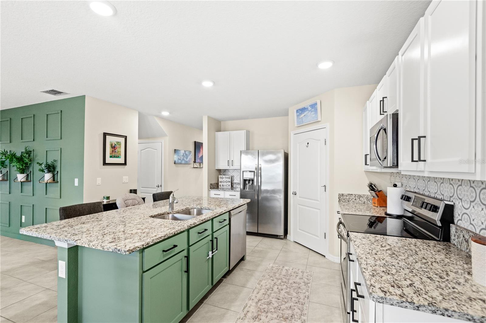 Image 10 of 50 For 9024 Alba Lane