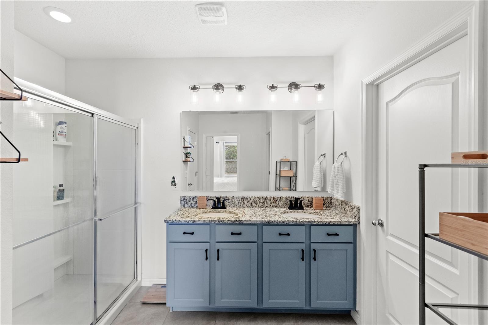 Image 20 of 50 For 9024 Alba Lane