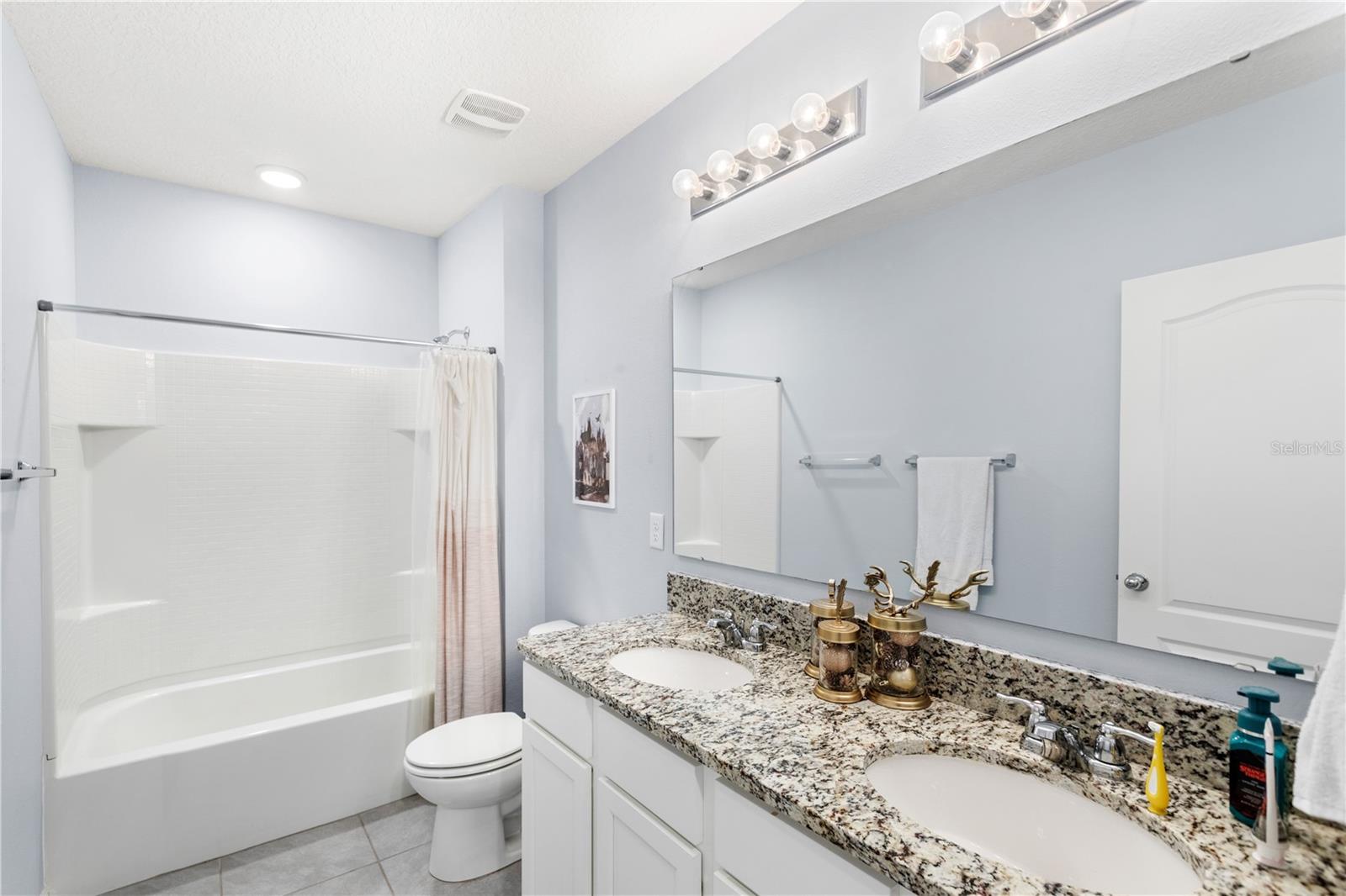 Image 31 of 50 For 9024 Alba Lane