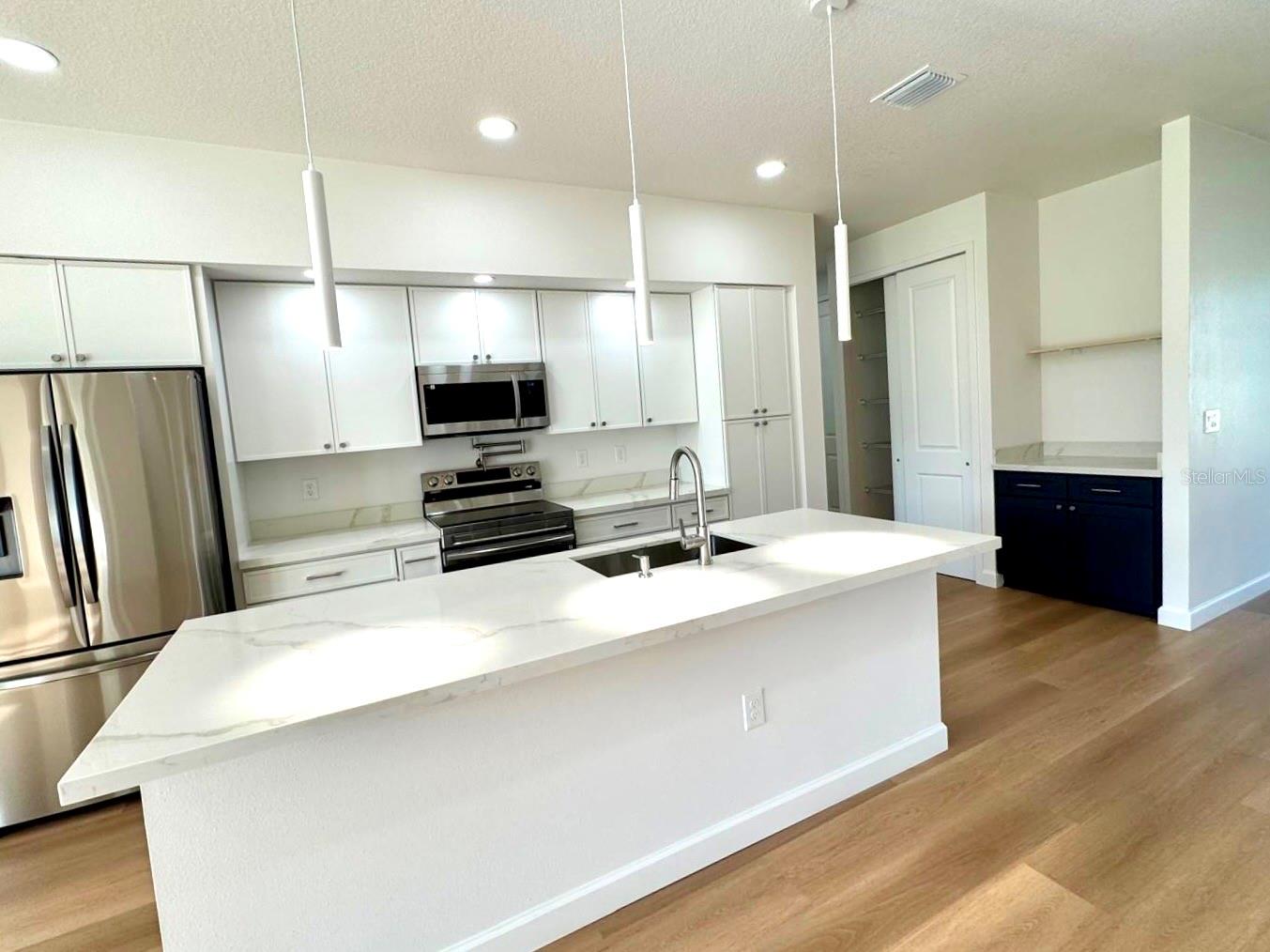 Image 8 of 28 For 2634 De Groodt Road Sw