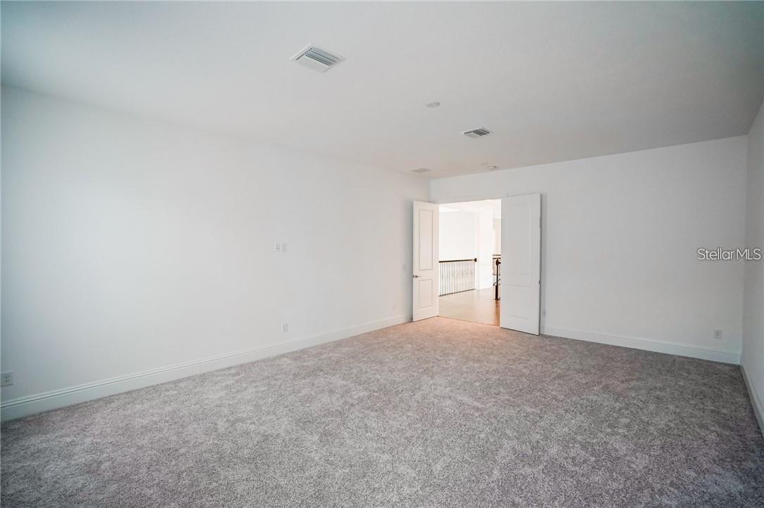 Image 29 of 42 For 3999 Isabella Circle