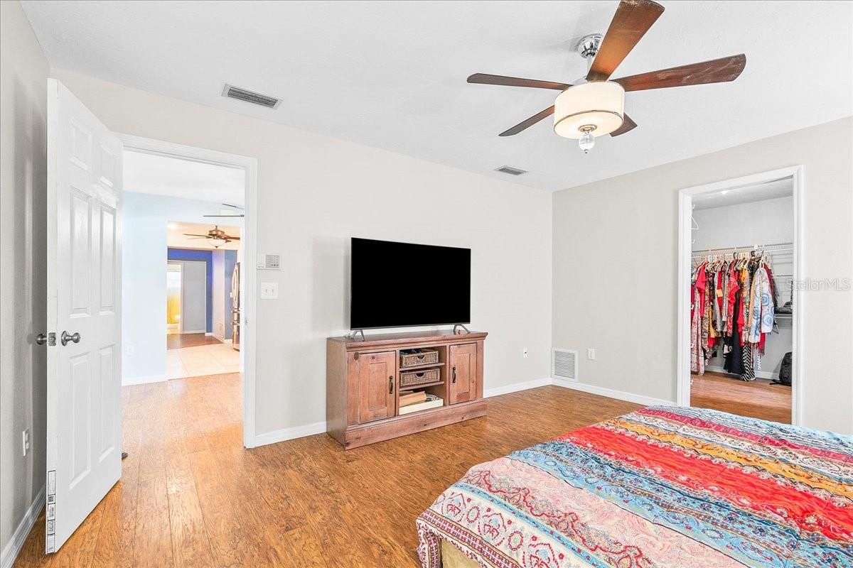 Image 16 of 29 For 1302 Georgetowne Circle