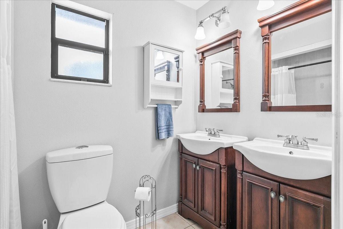 Image 17 of 29 For 1302 Georgetowne Circle