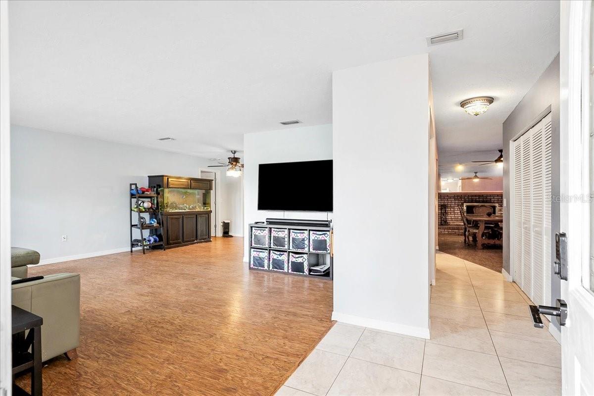 Image 4 of 29 For 1302 Georgetowne Circle