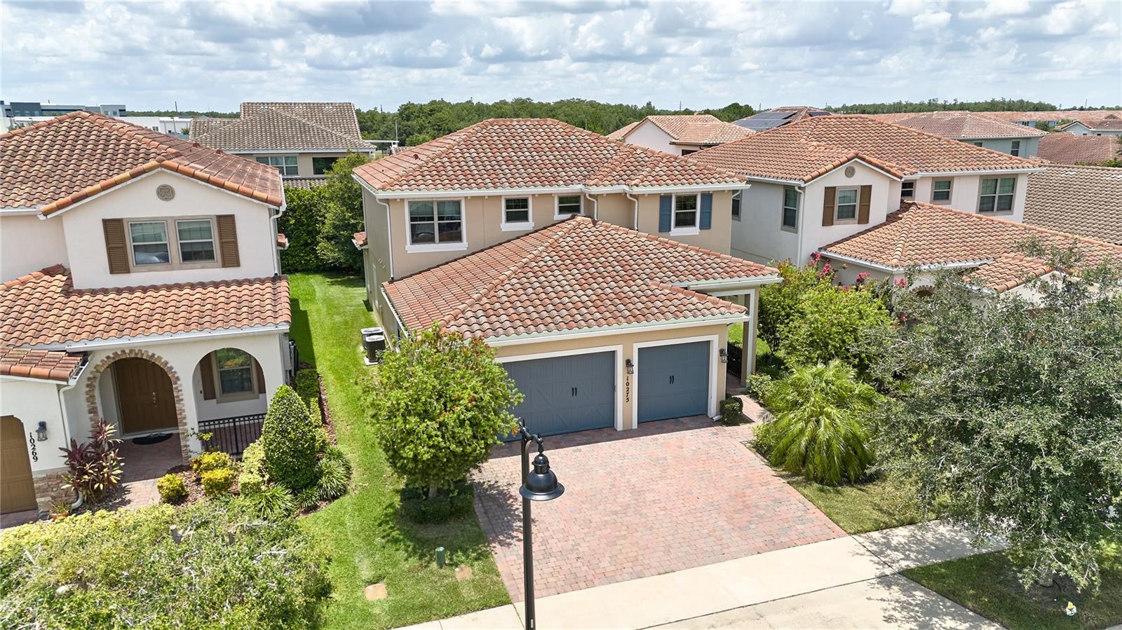 Image 2 of 90 For 10275 Henbury Street