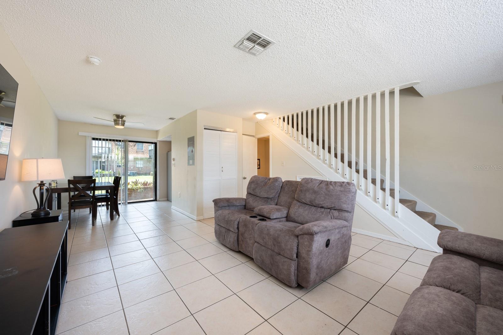 Image 3 of 16 For 1300 Arlington Lane Ne 111