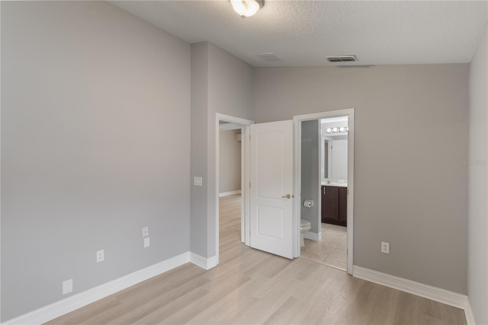 Image 31 of 54 For 2360 Brewerton Lane