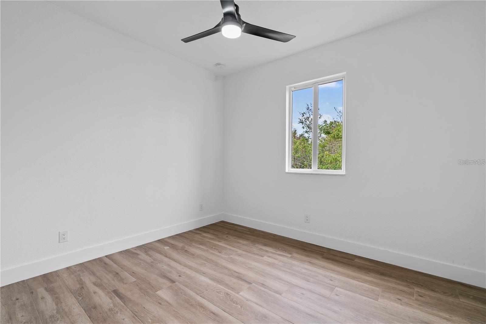 Image 18 of 33 For 10071 Kingsville Drive