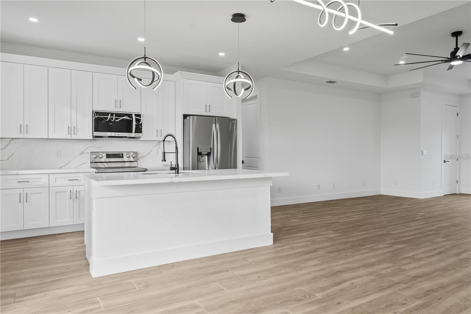 Image 6 of 33 For 10071 Kingsville Drive